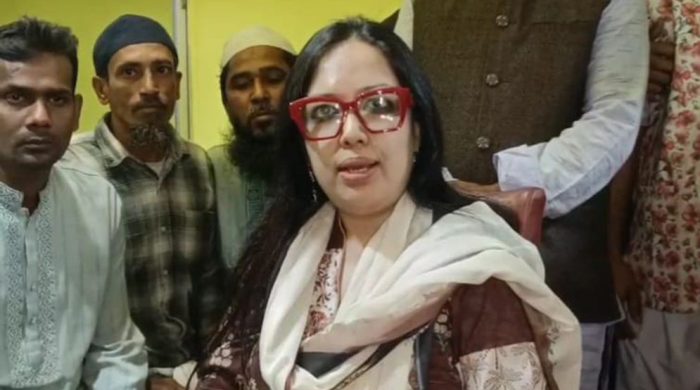 প/দ/ত্যা/গে/র গু/ঞ্জ/ন, যা বললেন রুমিন ফারহানা
