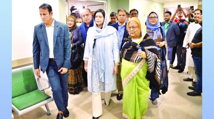 খালেদা জিয়াকে লন্ডনে নেওয়া বিলম্ব হতে পারে