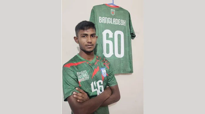সম্ভাবনাময় ফুটবলার মেহেদী জাতীয় দলে খেলার স্বপ্ন দেখেন