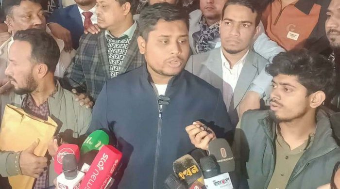 প্রশাসন বিএনপির দিকে ঝুঁকে পড়েছে, অভিযোগ হাসনাত আব্দুল্লাহর