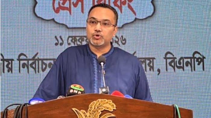 বিভিন্ন জায়গায় প্রচুর বোরকা-নেকাব বানানোর তথ্য পাচ্ছি : মাহদী আমিন