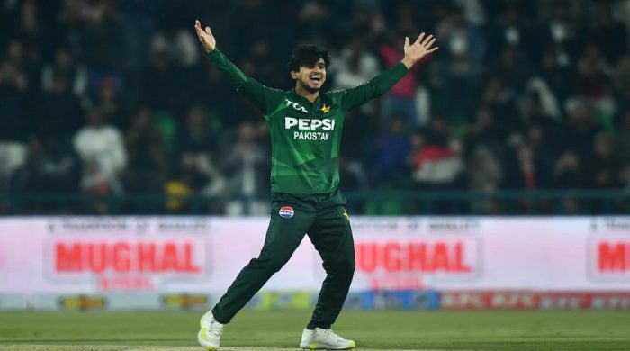 অলরাউন্ডারের রাজত্বে ফিরলেন পাকিস্তানের সাইম আইয়ুব