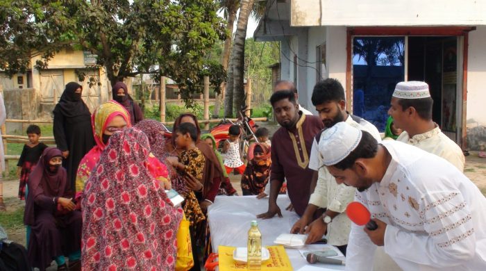 যশোর কেশবপুর উপজেলার এটিভি সংবাদ এর প্রতিনিধি আলমগীর হোসেনের প্রতিবেদনে জানা গেল, খোপদহি আই পি এম কৃষি সমবায় সমিতির লিমিটেড এর আয়োজনে, প্রতিবন্ধীদের উপলক্ষে ইফতার ও ঈদ সামগ্রী বিতরণ- ২০২৬