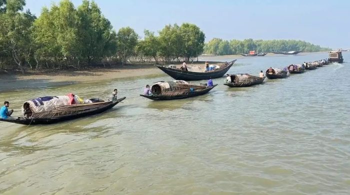 যৌথবাহিনীর অভিযান চললেও, এখন‌ও সন্ধান মেলেনি বনদস্যদের অপহরণকৃত ২০ জেলের।