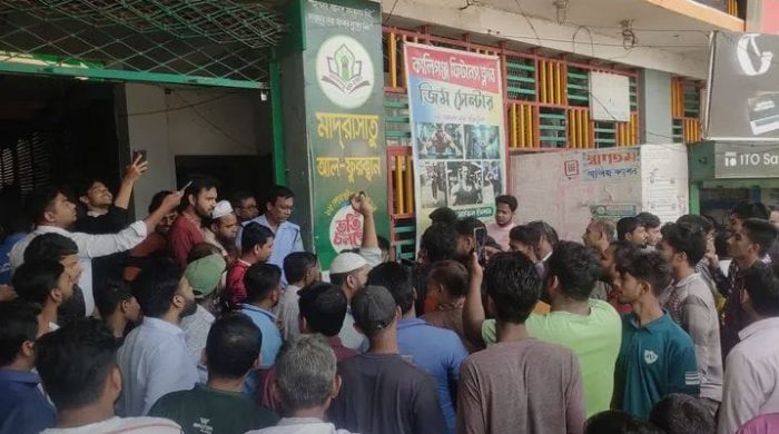 দেখলে বোঝার উপায় নেই যে উনি একজন প্রফেশনাল চো'র