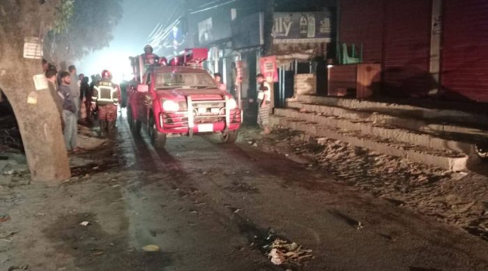 কাহালুর মুরইল বাজারে অগ্নিকাণ্ডে ৬ দোকান পুড়ে প্রায় ৩০ লাখ টাকার ক্ষতি