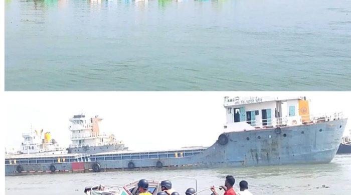 হিজলায় মেঘনায় অবৈধ বালু উত্তোলন রোধে যৌথ অভিযান, ১৪ ড্রেজারের নথিপত্র জব্দ, ডিসি কার্যালয়ে হস্তান্তর