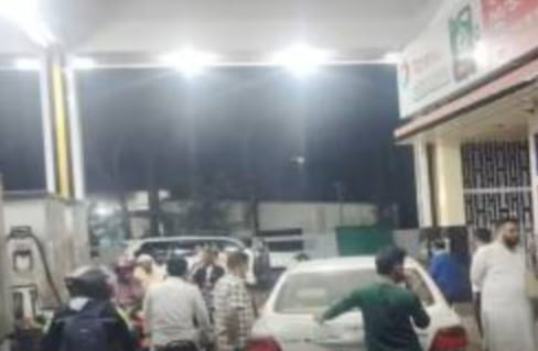 সিলেট চৌকিদেখি পাম্পে তেল না পেয়ে যুৃবককে ছুরি আঘাত।