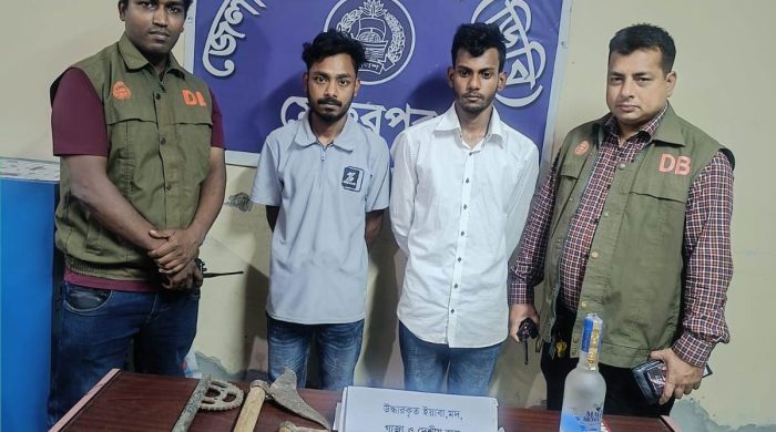 মেহেরপুরে অ'স্ত্র ও মা'দ'ক'সহ গ্রে'প্তা'র-২, প'লা'তক-১