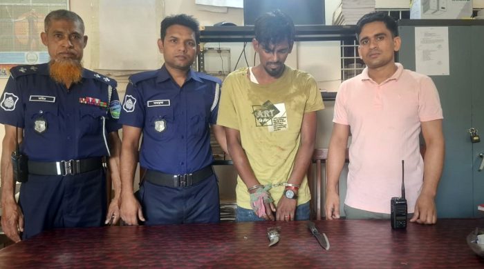 ময়মনসিংহে চা'কুসহ এক ছি'ন'তা'ইকা'রী গ্রে'ফ'তার