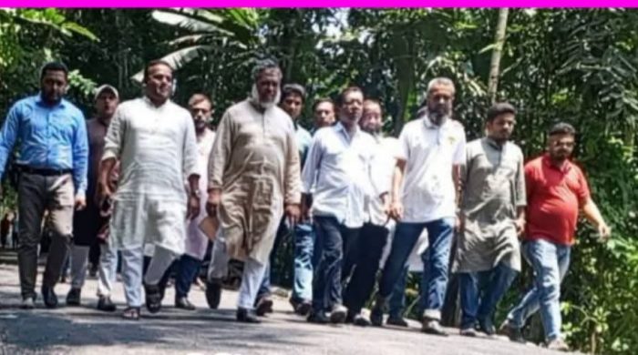 মেহেন্দিগন্জের উলানিয়া উন্নয়নমূলক সড়ক পরিদর্শন রাজিব আহসানের।