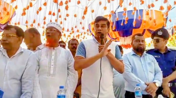 গাইবান্ধায় নদীভাঙন এলাকা পরিদর্শন করলেন প্রতিমন্ত্রী ফরহাদ হোসেন আজাদ