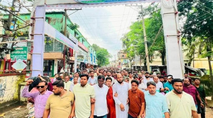প্রধানমন্ত্রীর ১৮০ দিন পূর্তি উপলক্ষে বাঁশখালীতে দিনব্যাপী আনন্দ মিছিল