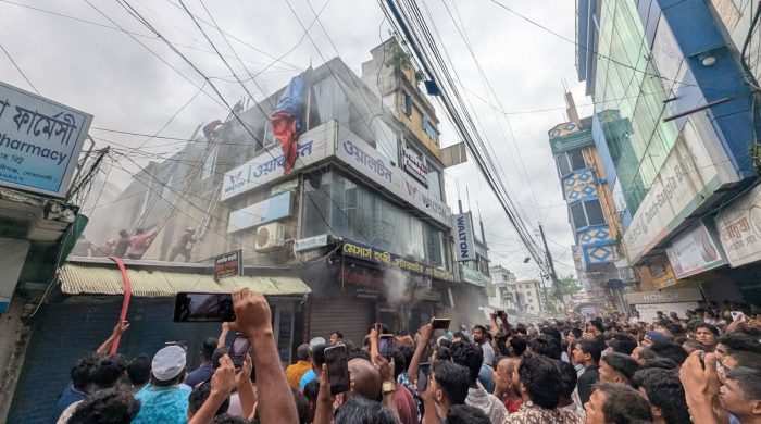 নোয়াখালীতে মার্কেটে অগ্নিকান্ড কোটি টাকার ক্ষয়ক্ষতি, ৯ দোকান ক্ষতিগ্রস্থ