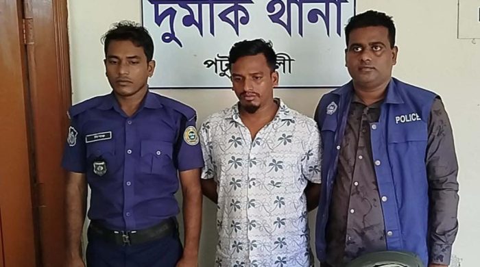 দুমকিতে ১,৬১০ ইয়াবাসহ গ্রেপ্তার ১