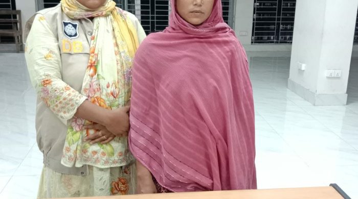 বরিশাল নগরীতে ময়মনসিংহের নারী ই*য়া*বা সহ গ্রেফতার।